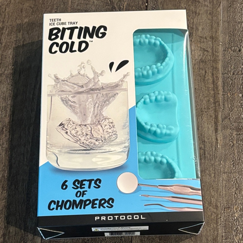 TEETH ICE CUBE TRAY 6 SETS OF CHOMPERS NWT BUNDLE2SAVE